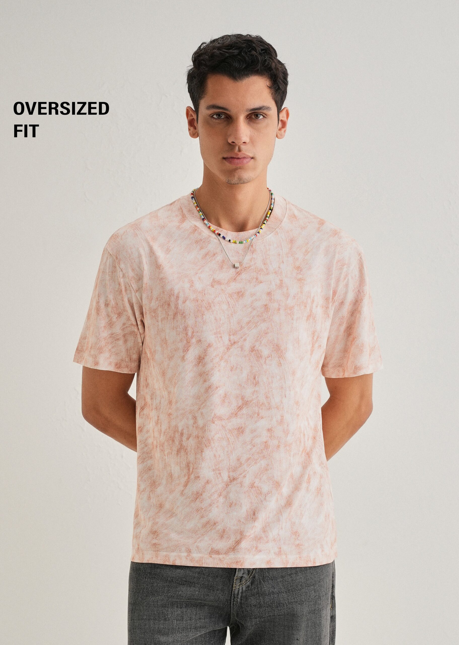 White_Red_Brushstroke_Oversized_T-shirt-scaled-1.jpg White Red Brushstroke Oversized T Shirt - Image 1